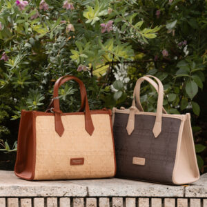Borsa tote bag con doppi manici in due versioni: chiara o scura